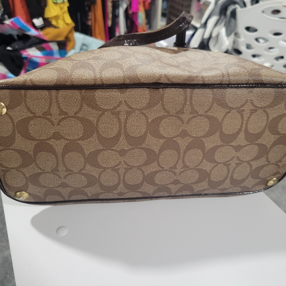 Authentic coach - Picture 3 of 5